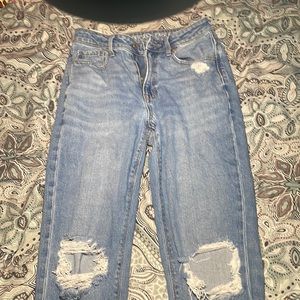 American Eagle Jeans! Size 2 Very cute! Offer! I can lower it!